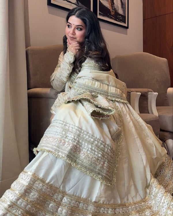 NARGISH OFF WHITE COLOUR TRENDING ANARKALI SUIT SET
